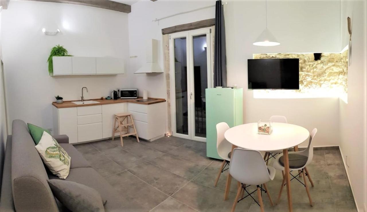 Cavour 45 - Ortigia Apartments Syracuse Buitenkant foto