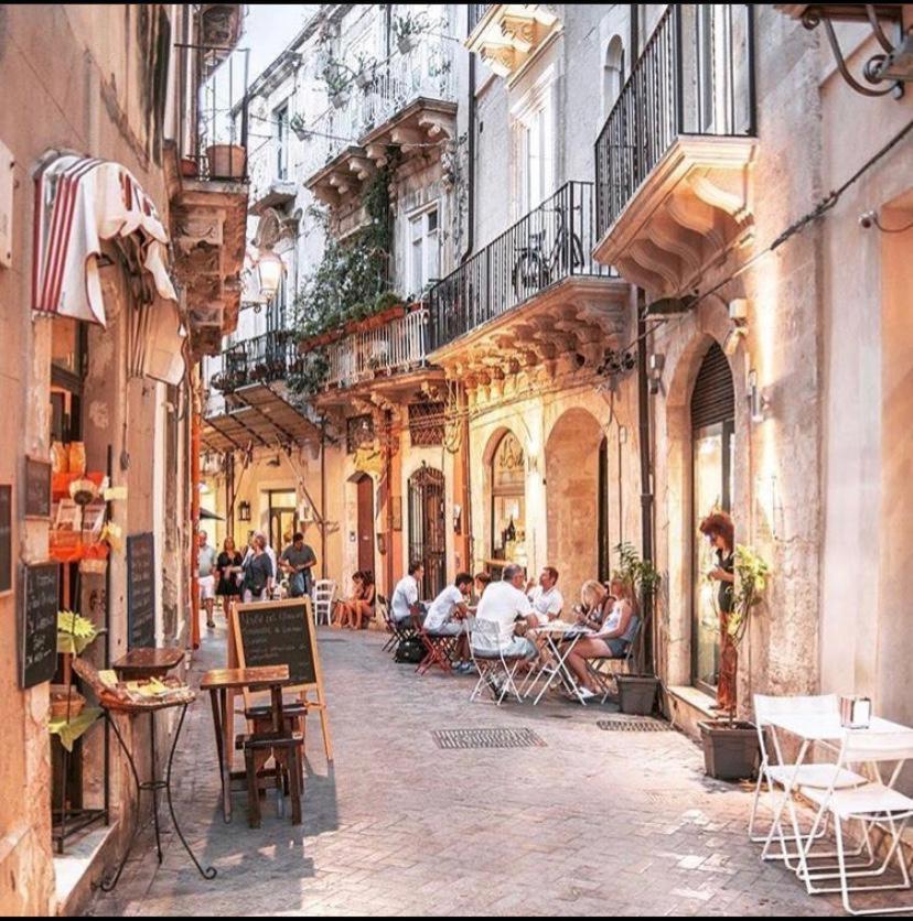 Cavour 45 - Ortigia Apartments Syracuse Buitenkant foto